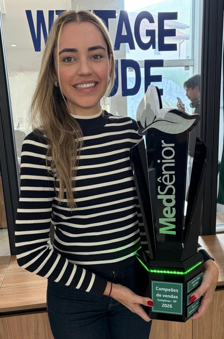 Adriana Padovani - Campeã de Vendas MedSênior